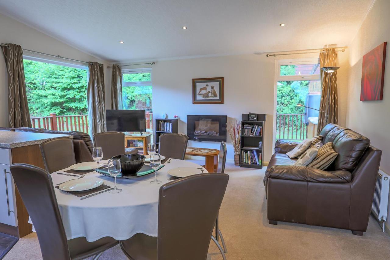 Conkers Lodge For 6 With Hot Tub & Secluded Decking - Spa Resort In Devon Chudleigh Esterno foto